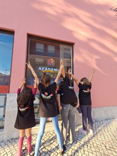 Academia Superpoderes